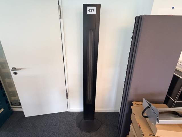Halogen-Stand-Deckenfluter, Design ähnlich Artemide